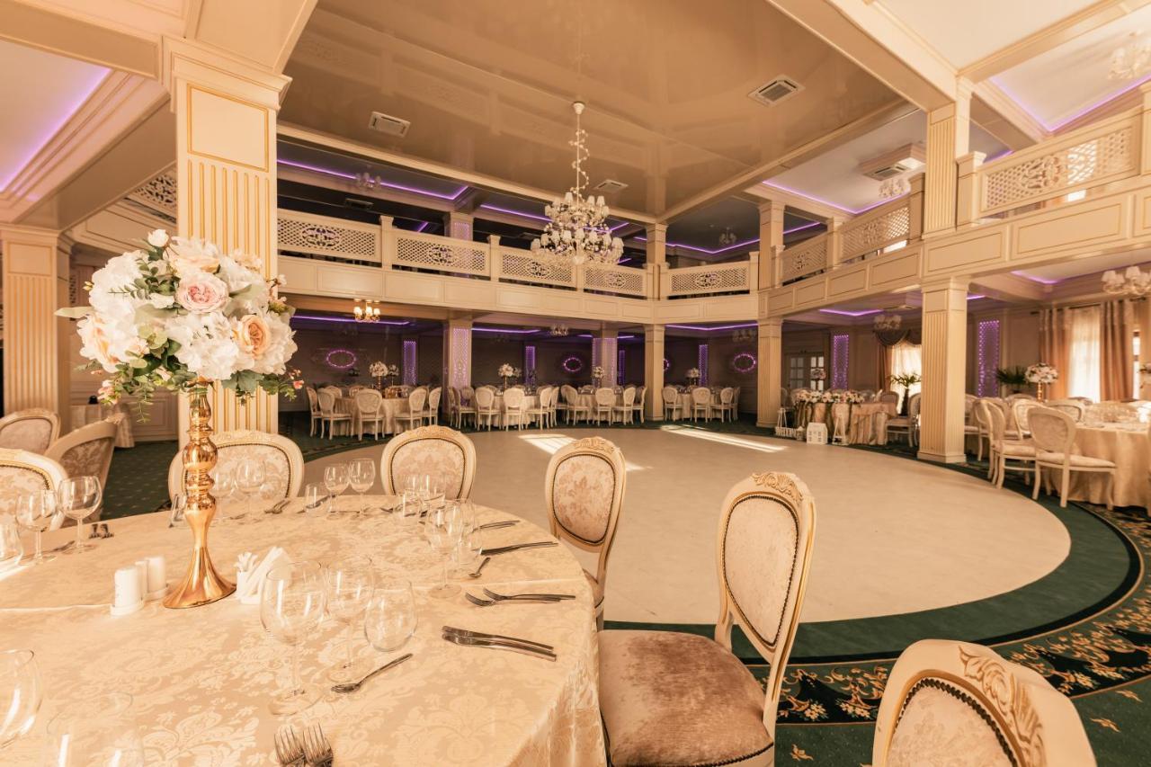 Hotel Coral Valea Lupului  ภายนอก รูปภาพ