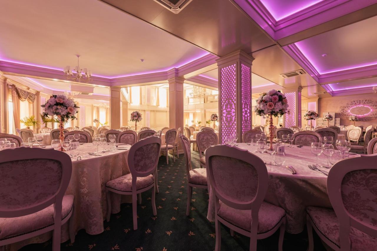 Hotel Coral Valea Lupului  ภายนอก รูปภาพ