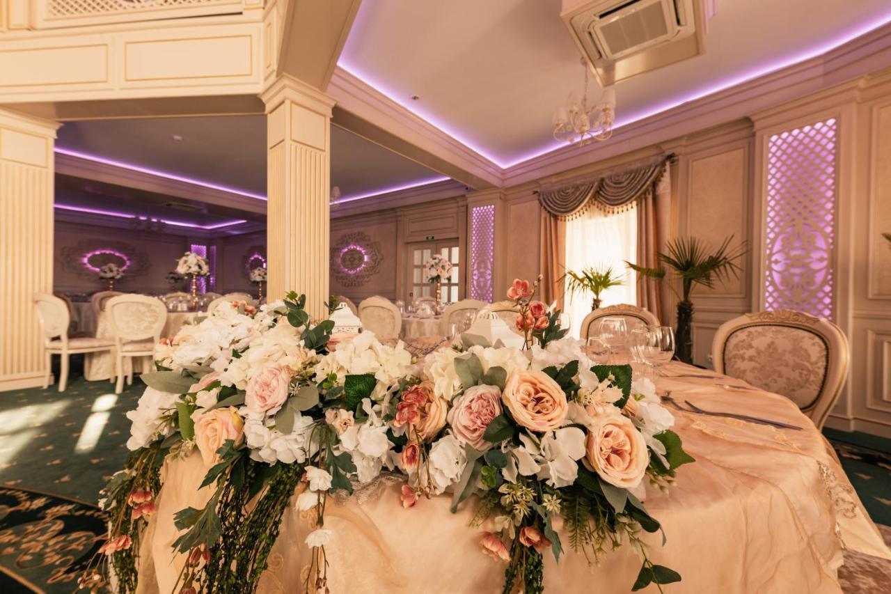 Hotel Coral Valea Lupului  ภายนอก รูปภาพ